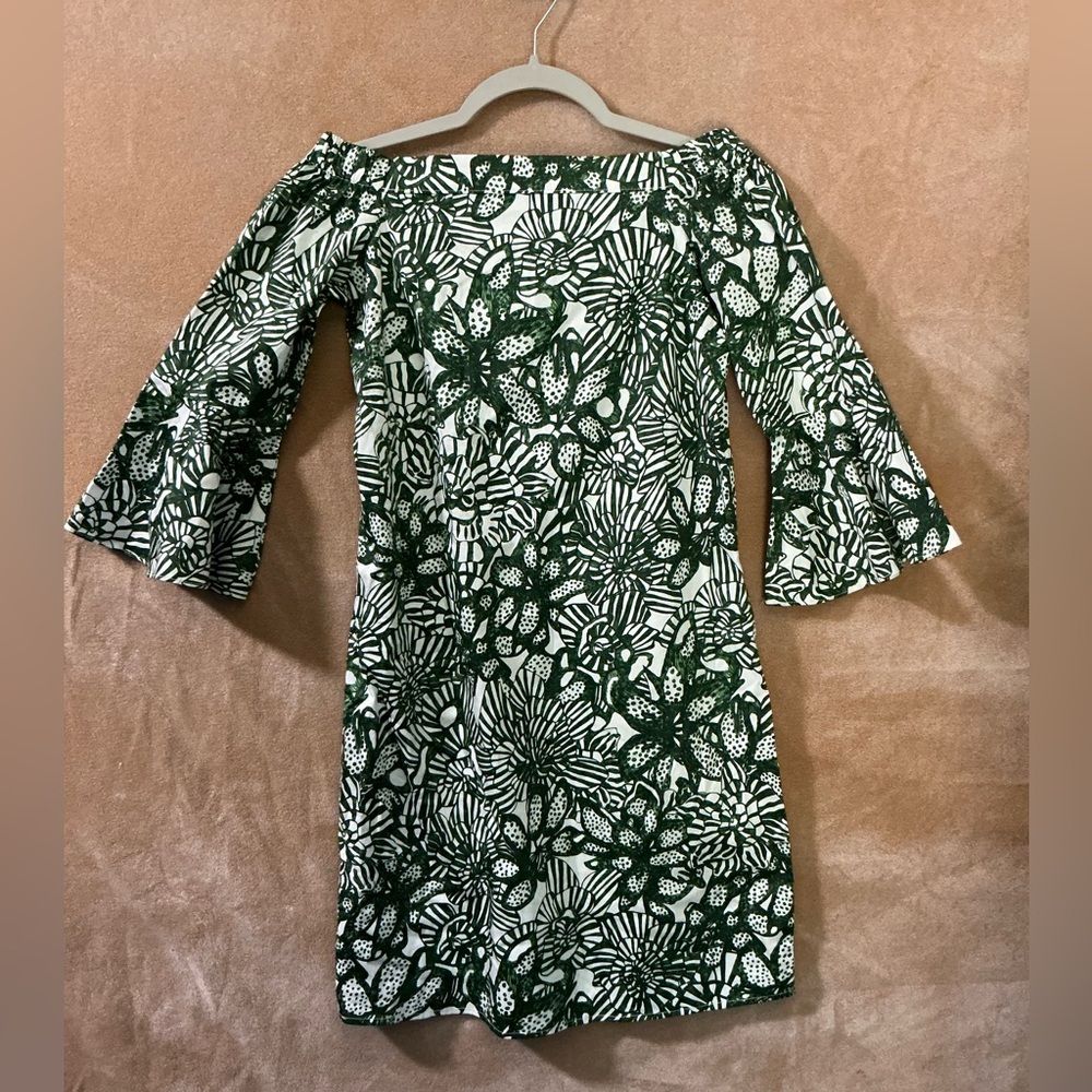 H&M Green and‎ White Floral Long Sleeve Dress